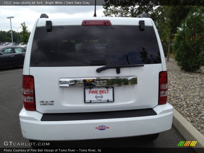 Bright White / Dark Slate Gray 2012 Jeep Liberty Jet 4x4