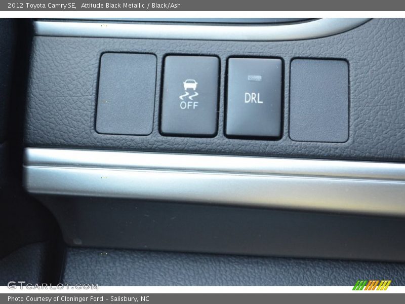 Attitude Black Metallic / Black/Ash 2012 Toyota Camry SE