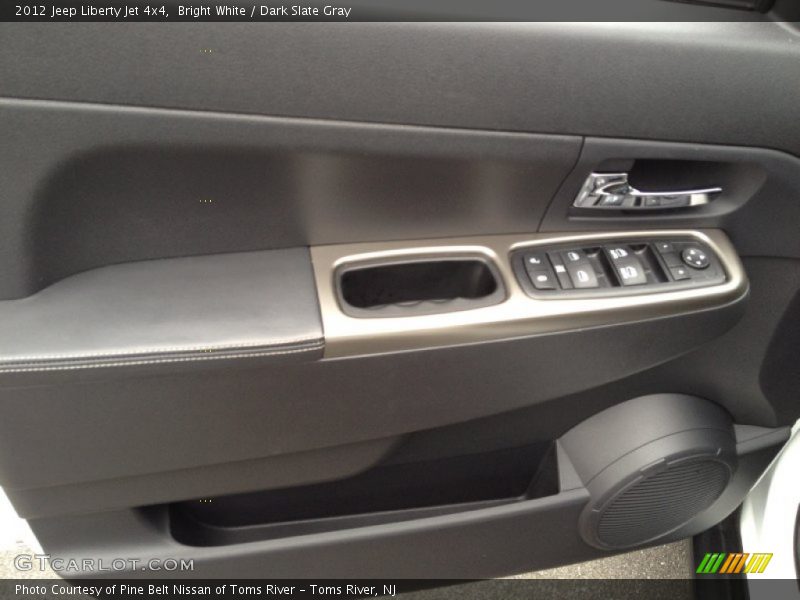 Bright White / Dark Slate Gray 2012 Jeep Liberty Jet 4x4
