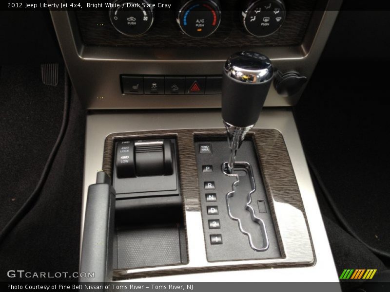 Bright White / Dark Slate Gray 2012 Jeep Liberty Jet 4x4