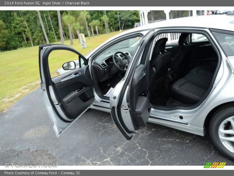 Ingot Silver / Charcoal Black 2014 Ford Fusion SE