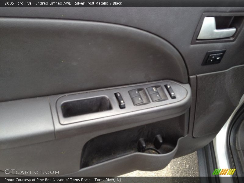 Silver Frost Metallic / Black 2005 Ford Five Hundred Limited AWD