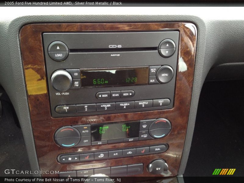 Silver Frost Metallic / Black 2005 Ford Five Hundred Limited AWD