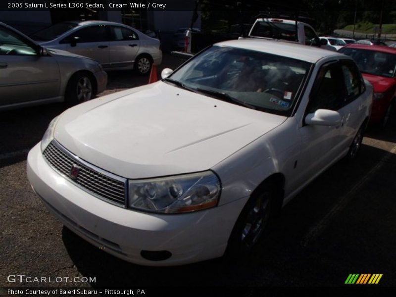 Cream White / Grey 2005 Saturn L Series L300 Sedan