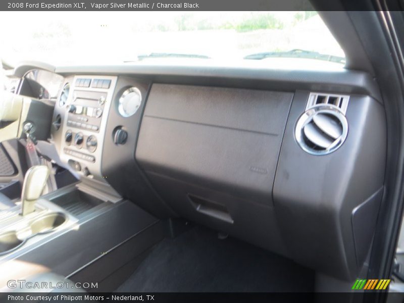 Vapor Silver Metallic / Charcoal Black 2008 Ford Expedition XLT