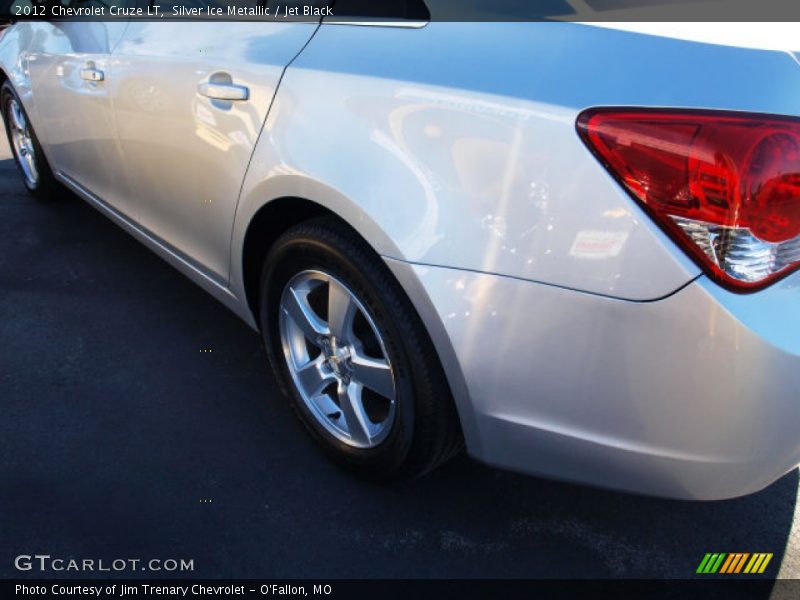 Silver Ice Metallic / Jet Black 2012 Chevrolet Cruze LT