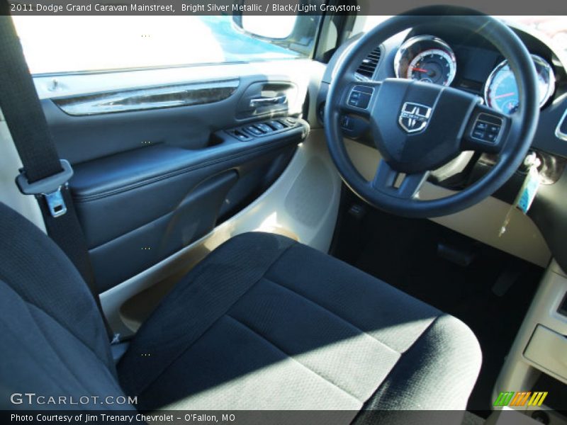 Bright Silver Metallic / Black/Light Graystone 2011 Dodge Grand Caravan Mainstreet