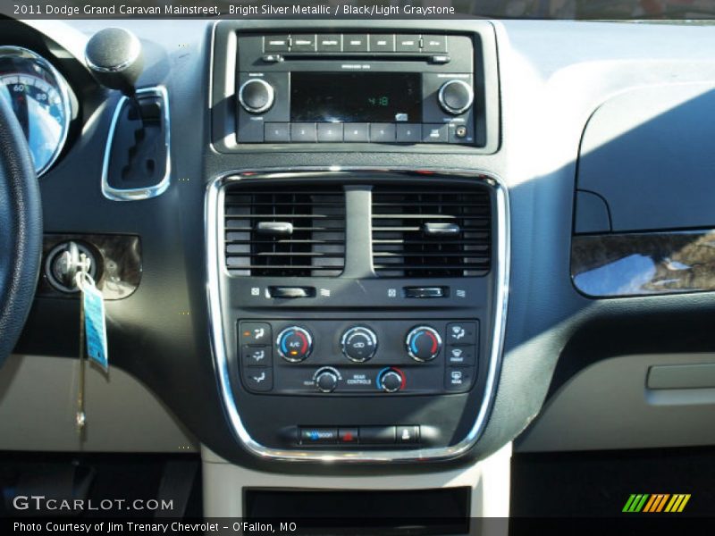 Bright Silver Metallic / Black/Light Graystone 2011 Dodge Grand Caravan Mainstreet