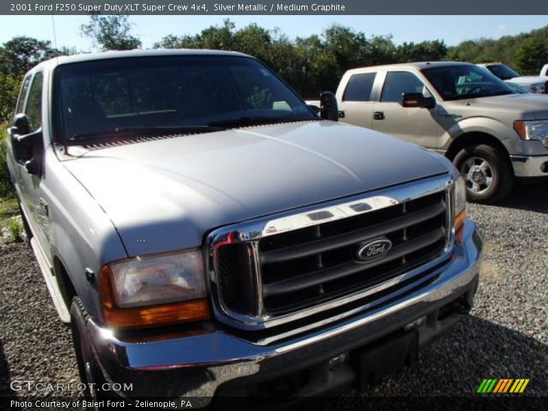 Silver Metallic / Medium Graphite 2001 Ford F250 Super Duty XLT Super Crew 4x4