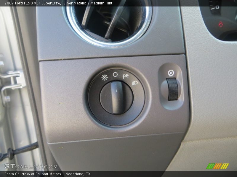 Silver Metallic / Medium Flint 2007 Ford F150 XLT SuperCrew