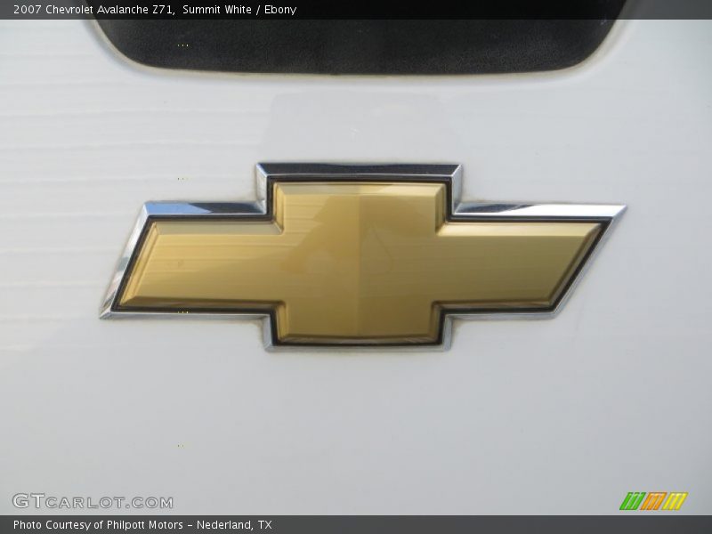 Summit White / Ebony 2007 Chevrolet Avalanche Z71