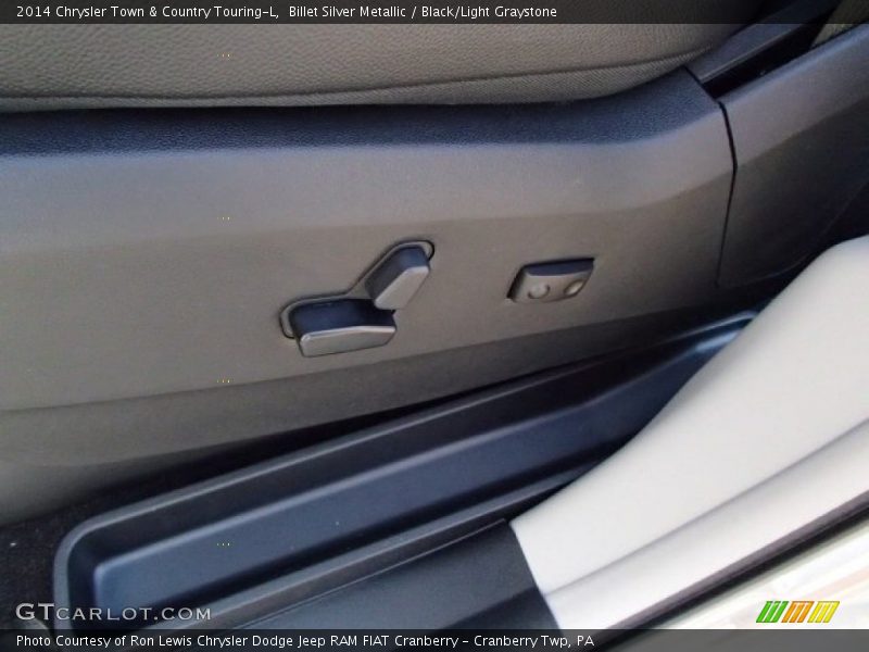 Billet Silver Metallic / Black/Light Graystone 2014 Chrysler Town & Country Touring-L