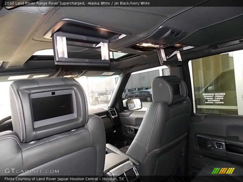 Entertainment System of 2010 Range Rover Supercharged