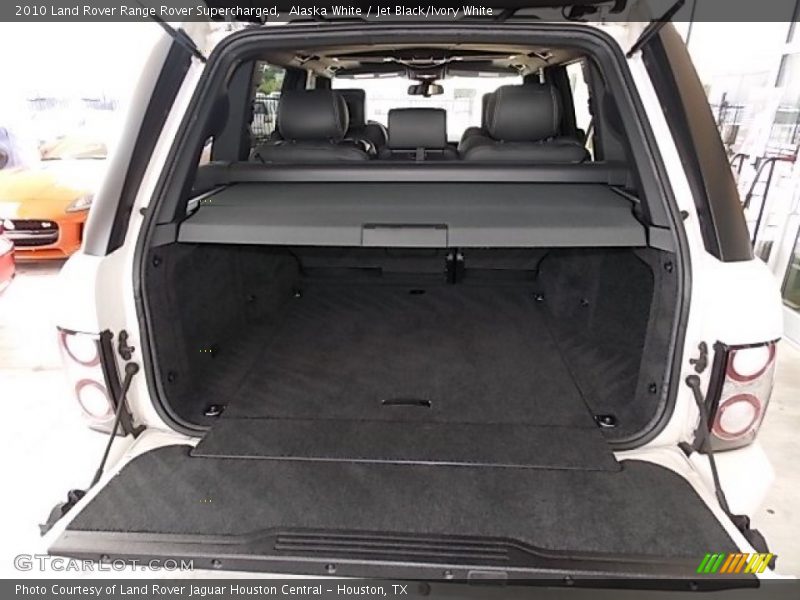  2010 Range Rover Supercharged Trunk