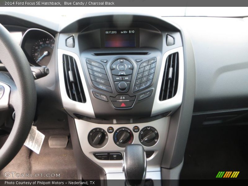 Controls of 2014 Focus SE Hatchback