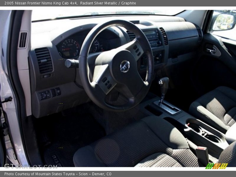 Radiant Silver Metallic / Graphite 2005 Nissan Frontier Nismo King Cab 4x4