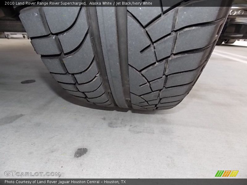 Alaska White / Jet Black/Ivory White 2010 Land Rover Range Rover Supercharged