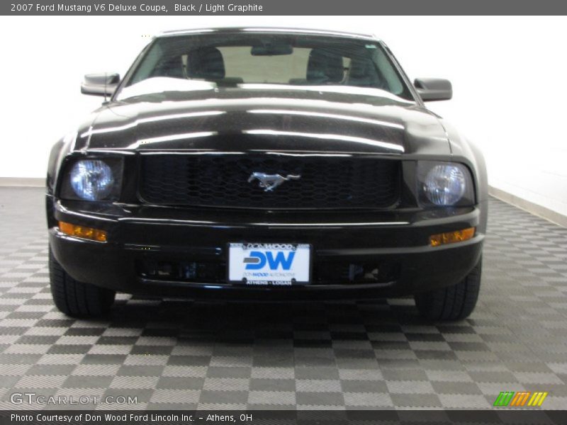 Black / Light Graphite 2007 Ford Mustang V6 Deluxe Coupe