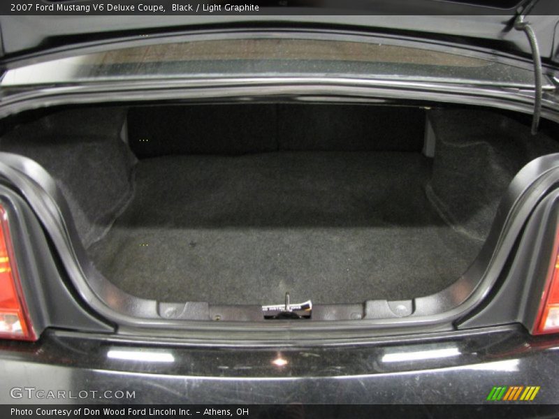 Black / Light Graphite 2007 Ford Mustang V6 Deluxe Coupe