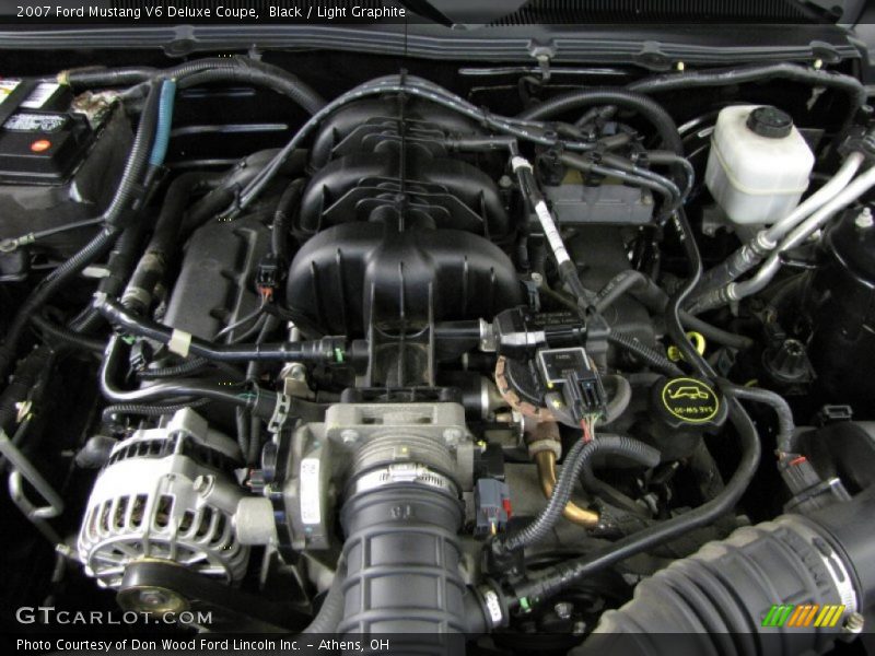 Black / Light Graphite 2007 Ford Mustang V6 Deluxe Coupe