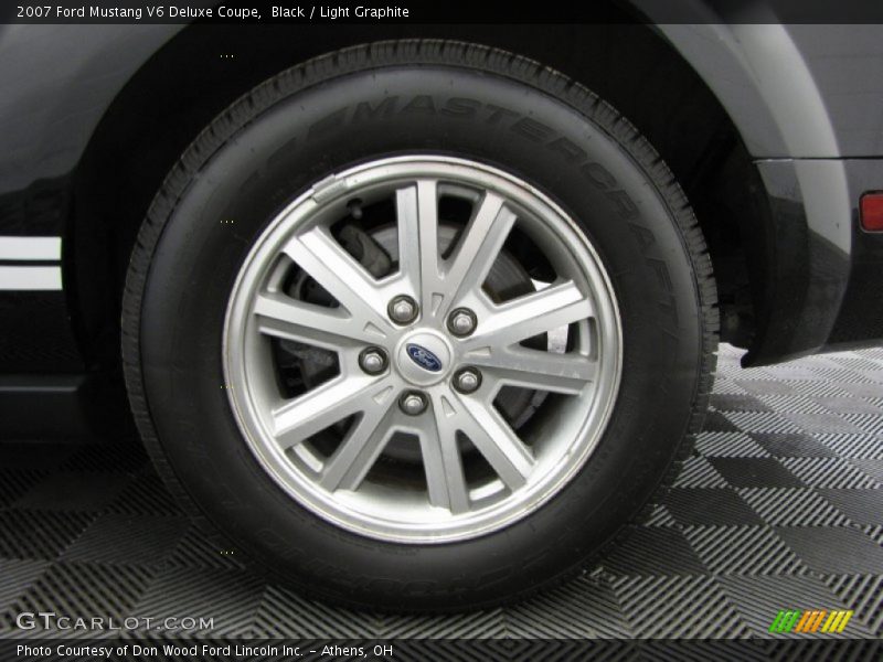 Black / Light Graphite 2007 Ford Mustang V6 Deluxe Coupe