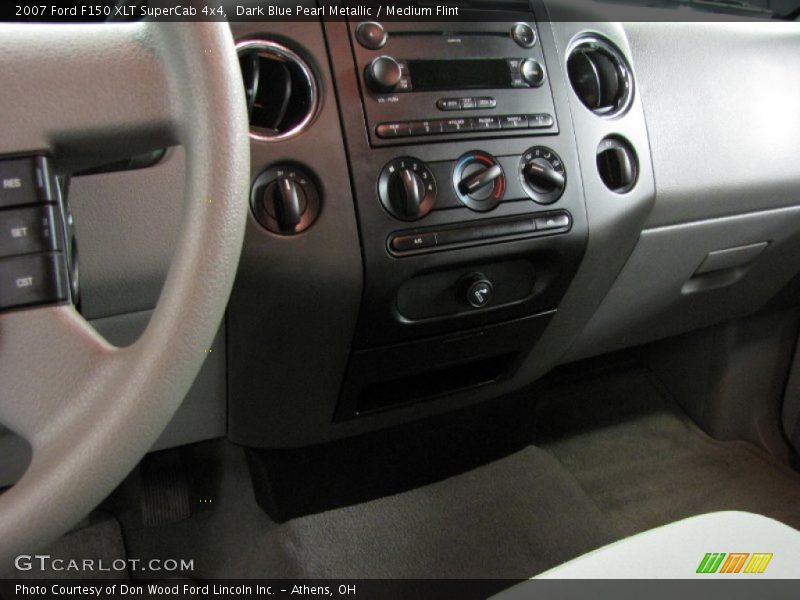 Dark Blue Pearl Metallic / Medium Flint 2007 Ford F150 XLT SuperCab 4x4