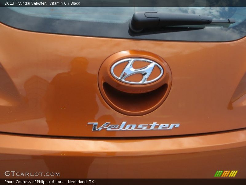 Vitamin C / Black 2013 Hyundai Veloster