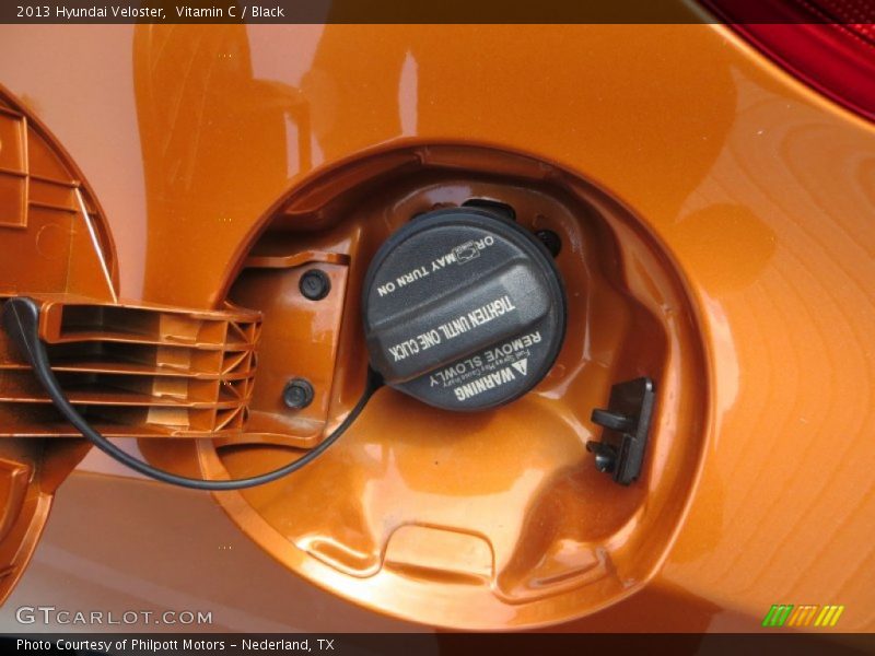 Vitamin C / Black 2013 Hyundai Veloster