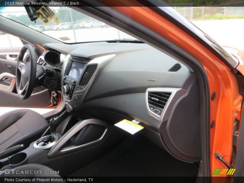 Vitamin C / Black 2013 Hyundai Veloster