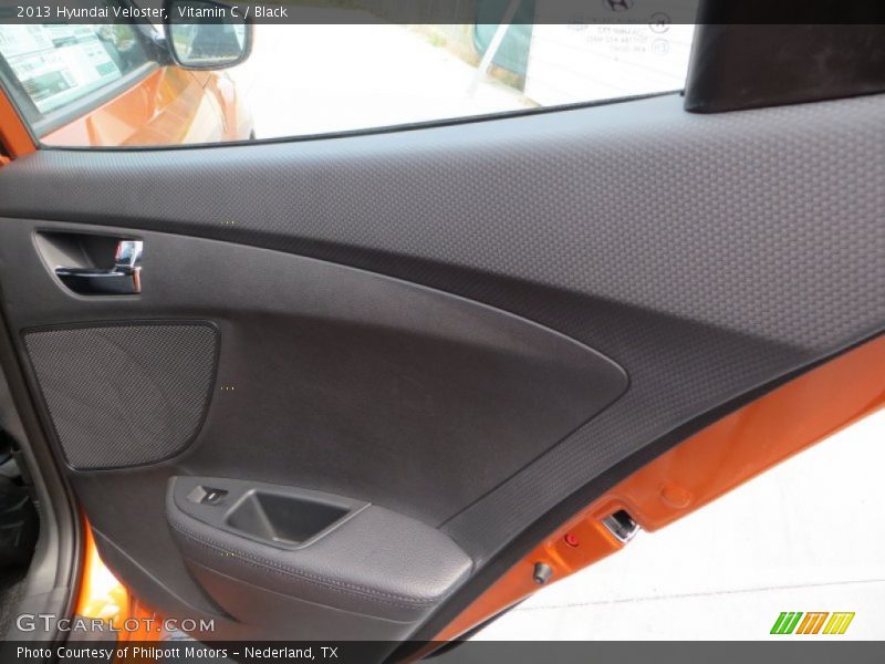 Vitamin C / Black 2013 Hyundai Veloster