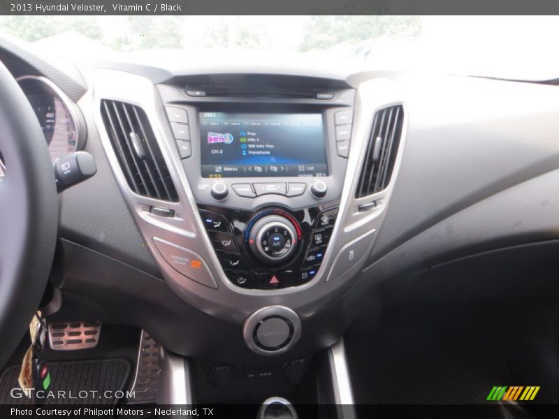 Vitamin C / Black 2013 Hyundai Veloster