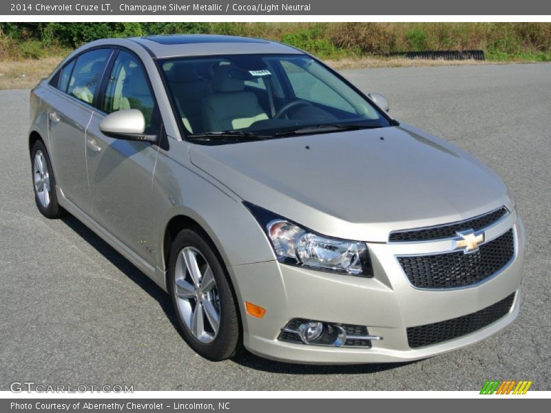 Front 3/4 View of 2014 Cruze LT