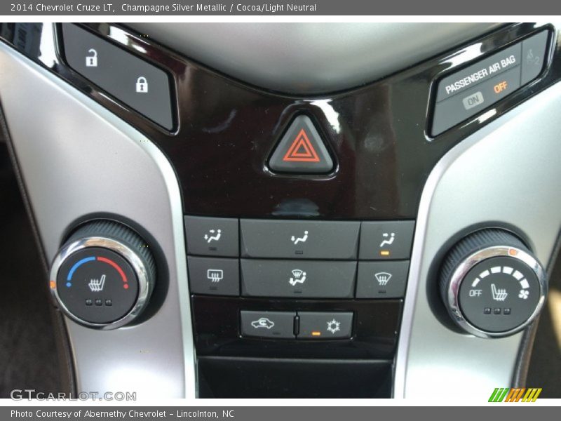 Champagne Silver Metallic / Cocoa/Light Neutral 2014 Chevrolet Cruze LT