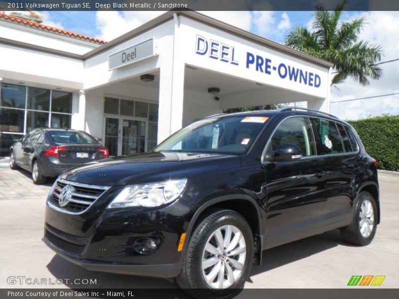 Deep Black Metallic / Sandstone 2011 Volkswagen Tiguan SE