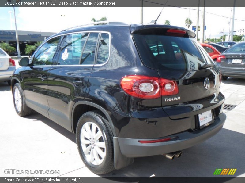 Deep Black Metallic / Sandstone 2011 Volkswagen Tiguan SE