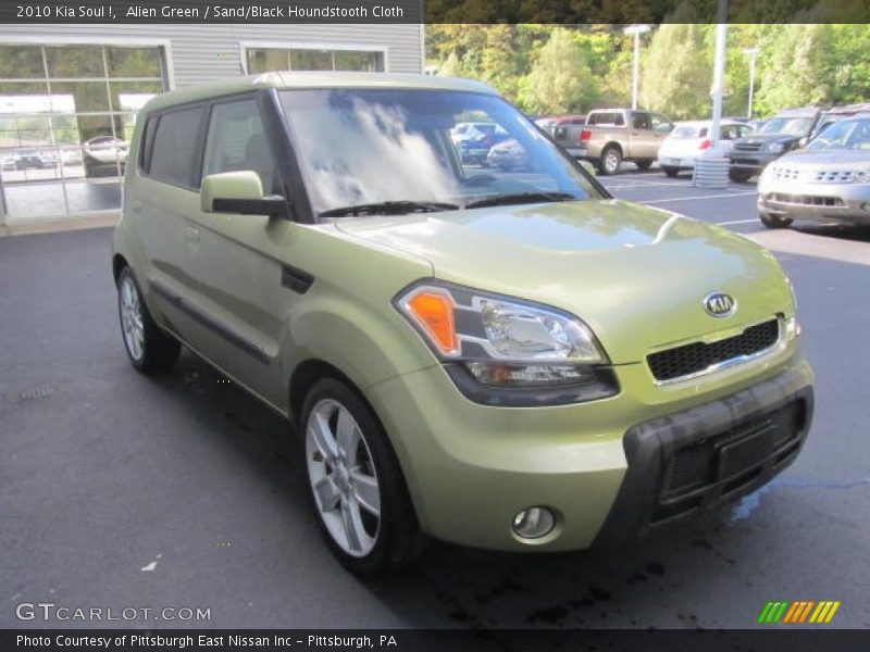 Alien Green / Sand/Black Houndstooth Cloth 2010 Kia Soul !