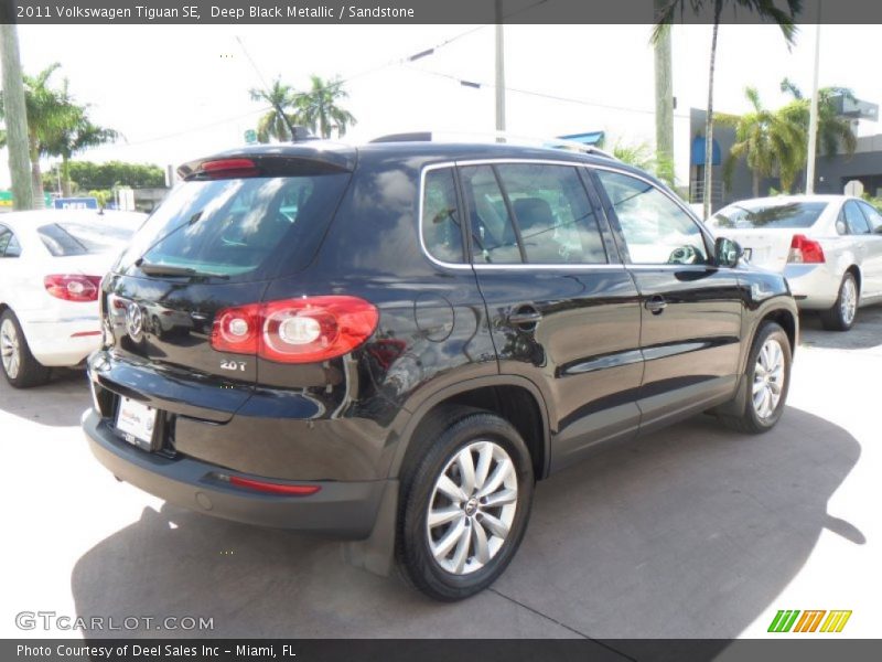 Deep Black Metallic / Sandstone 2011 Volkswagen Tiguan SE