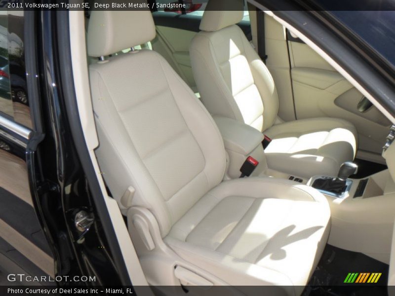 Deep Black Metallic / Sandstone 2011 Volkswagen Tiguan SE