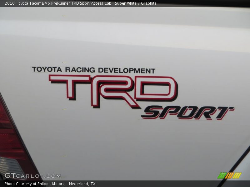 Super White / Graphite 2010 Toyota Tacoma V6 PreRunner TRD Sport Access Cab