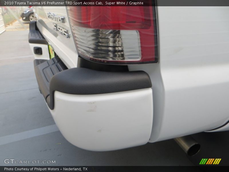 Super White / Graphite 2010 Toyota Tacoma V6 PreRunner TRD Sport Access Cab