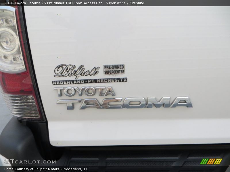 Super White / Graphite 2010 Toyota Tacoma V6 PreRunner TRD Sport Access Cab