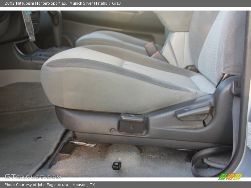 Munich Silver Metallic / Gray 2002 Mitsubishi Montero Sport ES