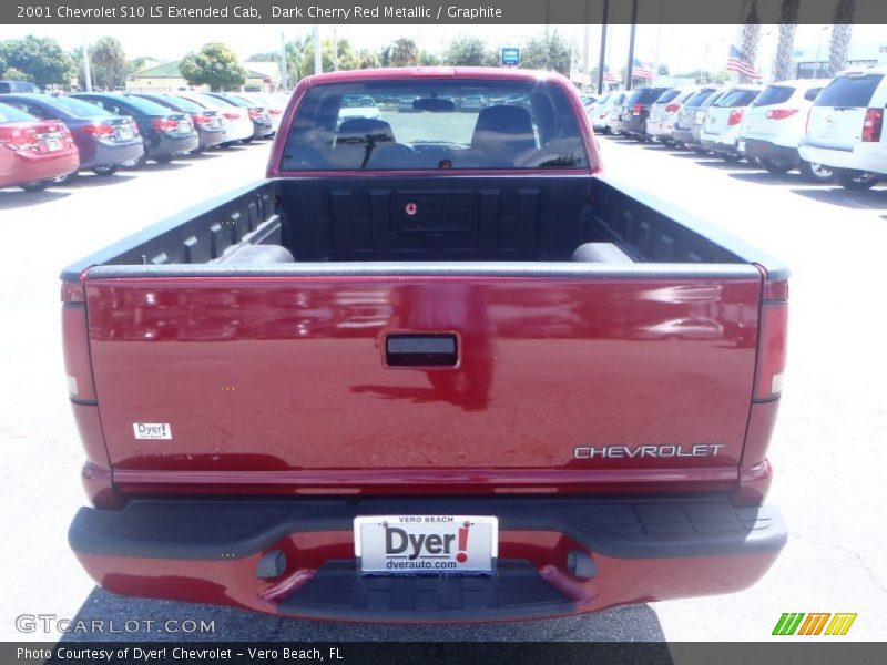 Dark Cherry Red Metallic / Graphite 2001 Chevrolet S10 LS Extended Cab