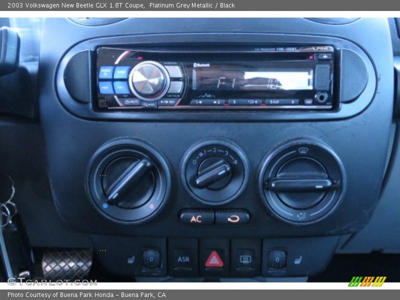 Platinum Grey Metallic / Black 2003 Volkswagen New Beetle GLX 1.8T Coupe
