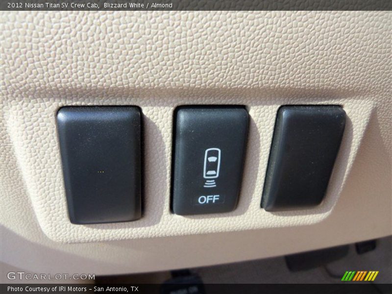 Blizzard White / Almond 2012 Nissan Titan SV Crew Cab