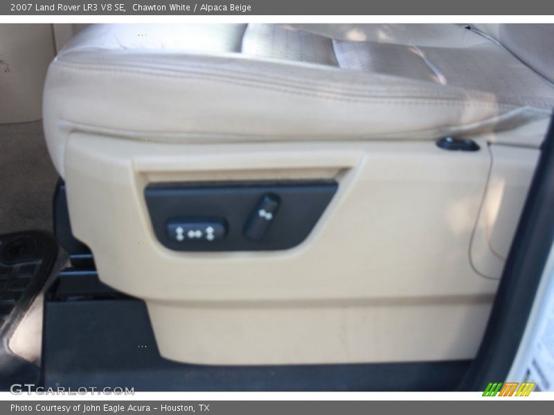 Chawton White / Alpaca Beige 2007 Land Rover LR3 V8 SE