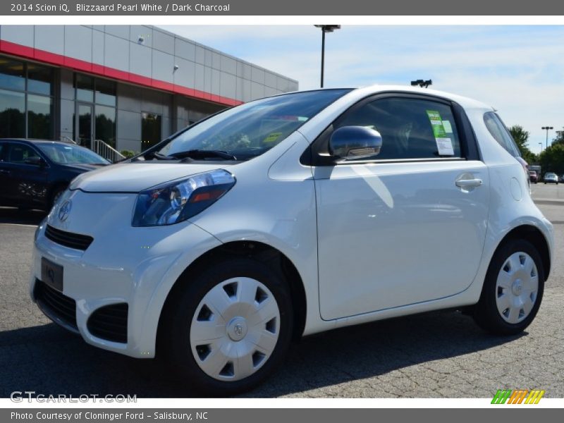 Blizzaard Pearl White / Dark Charcoal 2014 Scion iQ