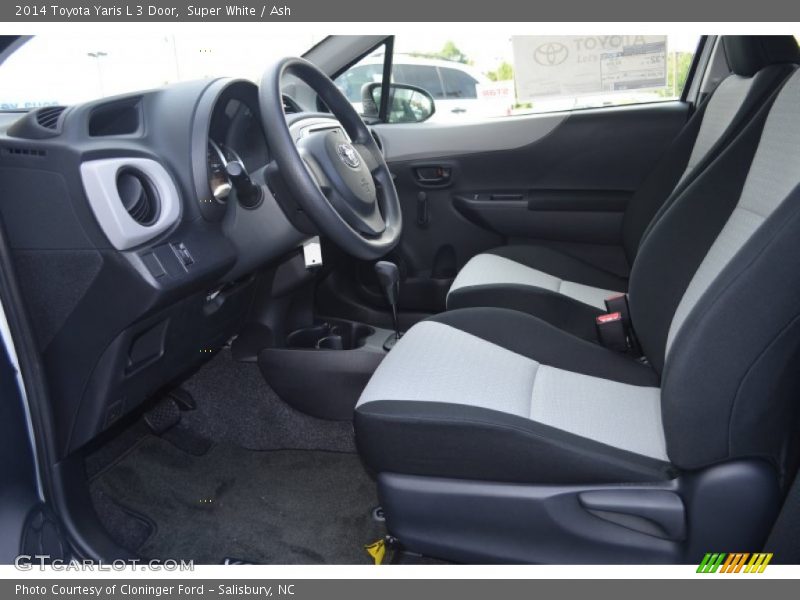 Super White / Ash 2014 Toyota Yaris L 3 Door