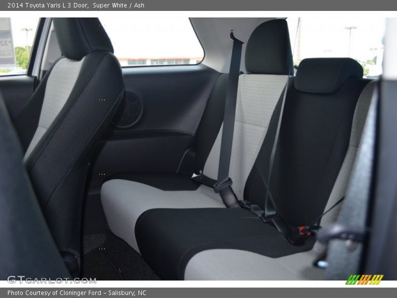 Super White / Ash 2014 Toyota Yaris L 3 Door