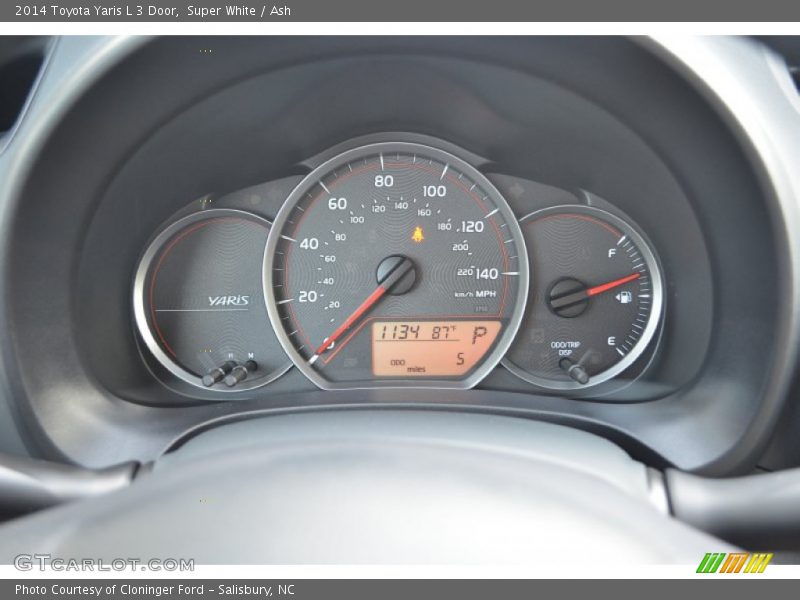 Super White / Ash 2014 Toyota Yaris L 3 Door